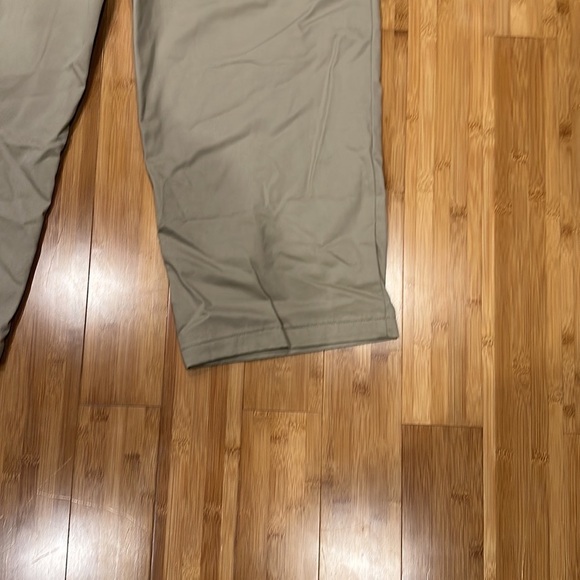 Eddie Bauer khaki pants size 42 men’s - Picture 8 of 10